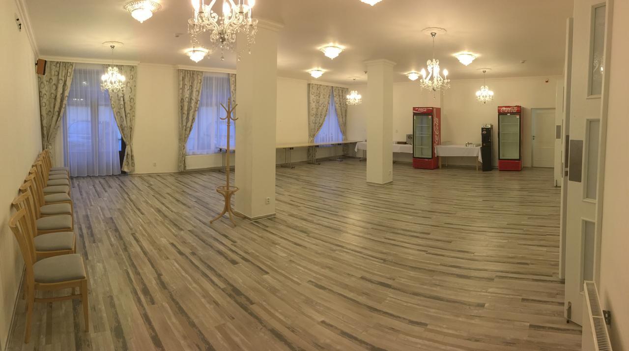 Zamecky Hotel Lednice Exterior foto